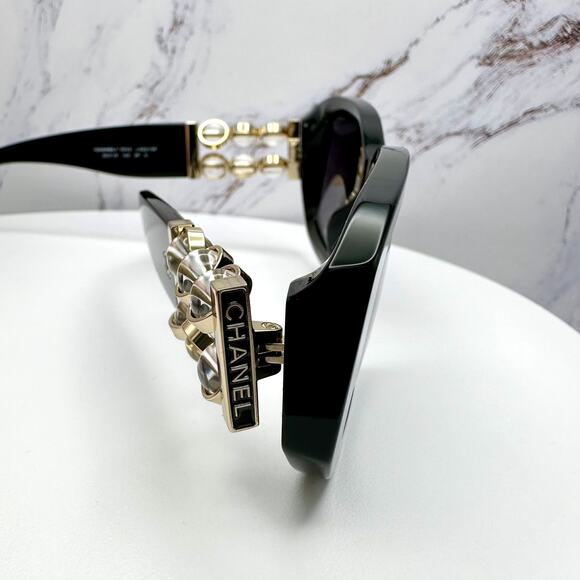 New CHANEL Sunglasses - Picture 5 of 16